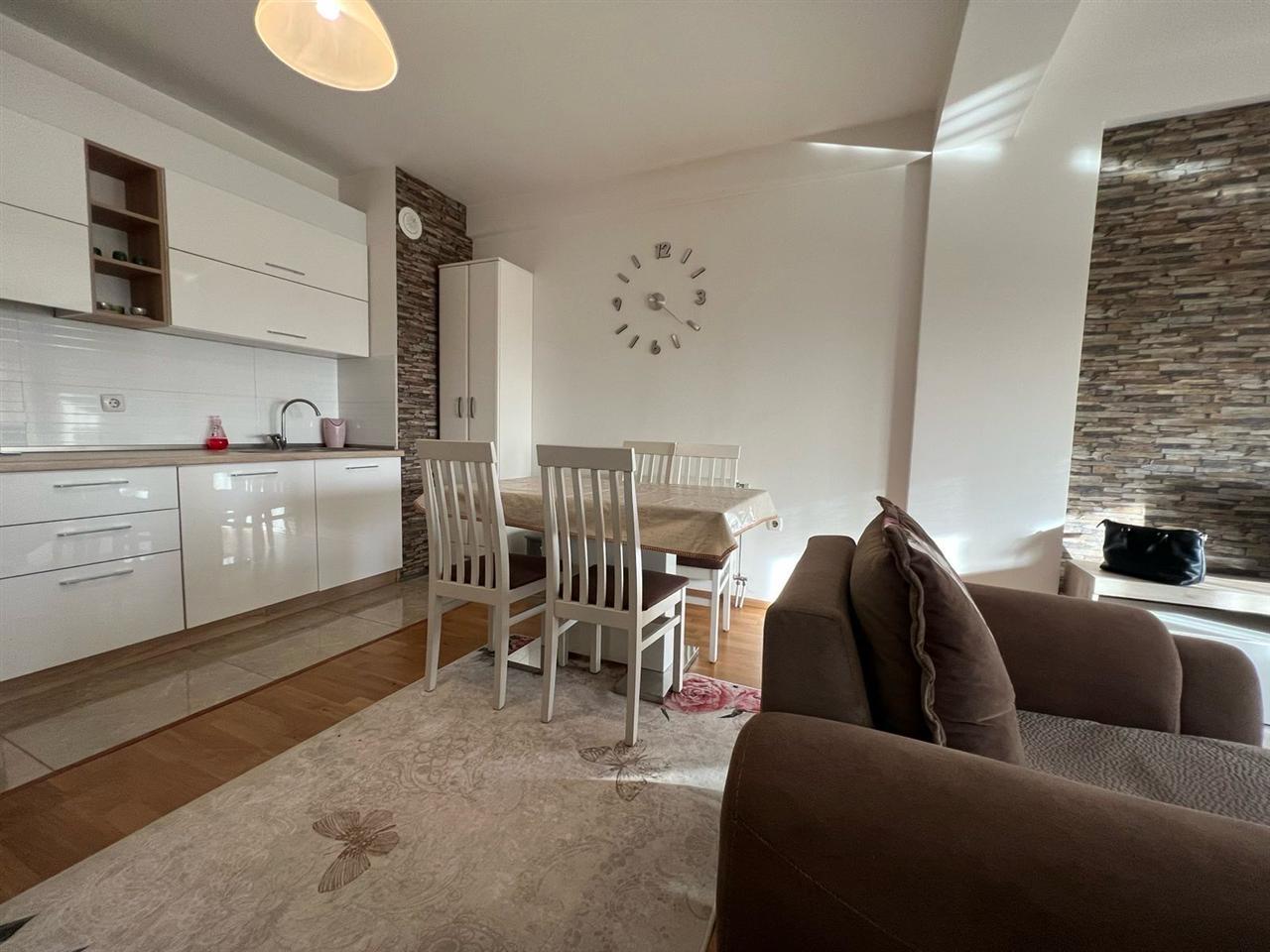 Apartamento en alquiler 1+1 en Bregu i Diellit (3)