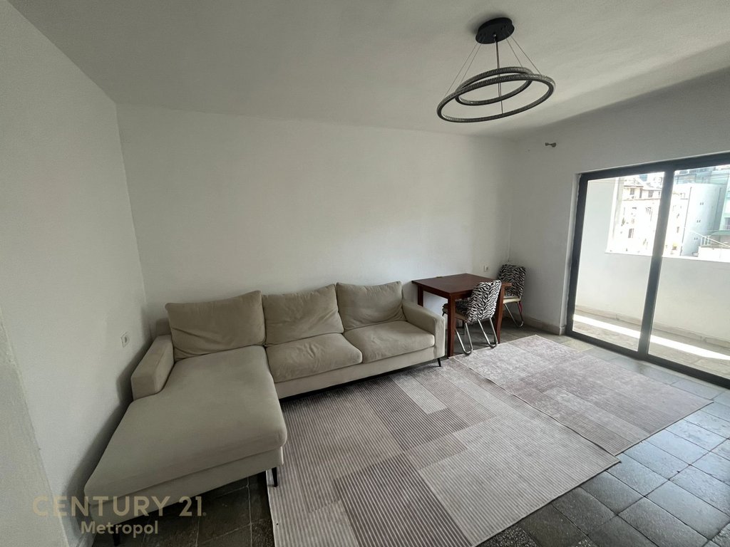 Apartamento 1+1 en venta cerca del instituto petro nini luarasi