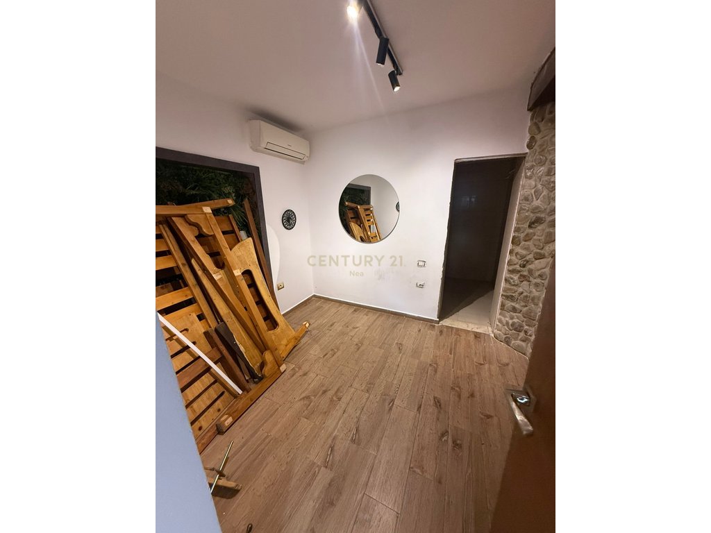 Multifunktionaler raum 4+3 zum verkauf in neues Tirana, 99 m²