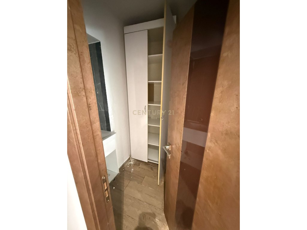 Multifunktionaler raum 4+3 zum verkauf in neues Tirana, 99 m² (6)