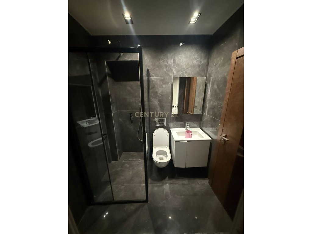 Multifunktionaler raum 4+3 zum verkauf in neues Tirana, 99 m² (7)