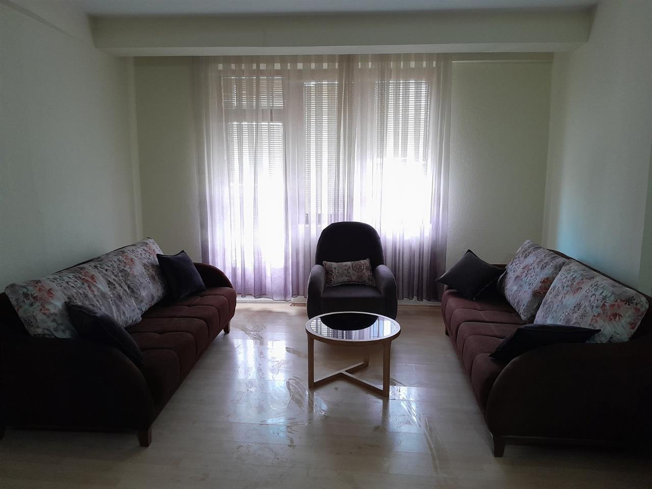 Ein-zimmer-wohnung zu mieten in ulpianë