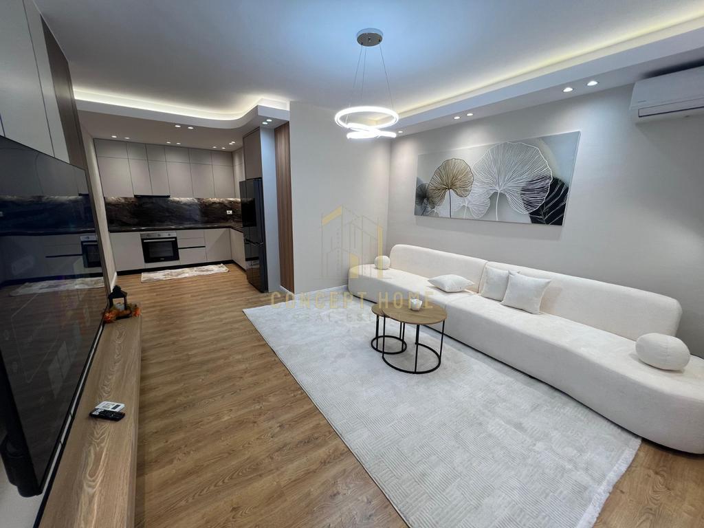 Shitet apartament 2+1+2 ne Astir