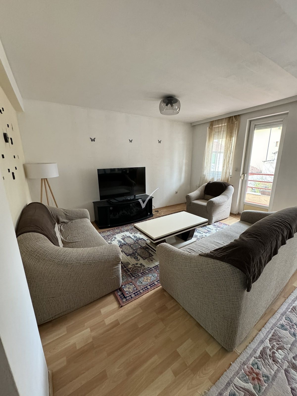 Piso en alquiler 1+1 en el barrio muhaxherëve