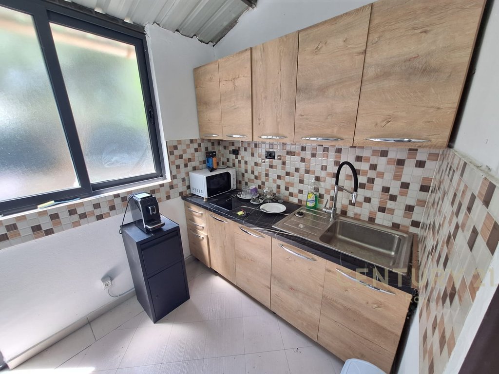 Kleines haus mit hof zur miete im viertel nr.16, Durrës - 350 € | 76 m² (4)