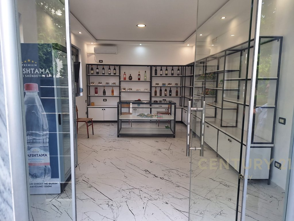 Local comercial 1 en alquiler en lagja nr.16, entre la escuela técnica y el centro cultural de Durrës - 350€ | 30 m²
