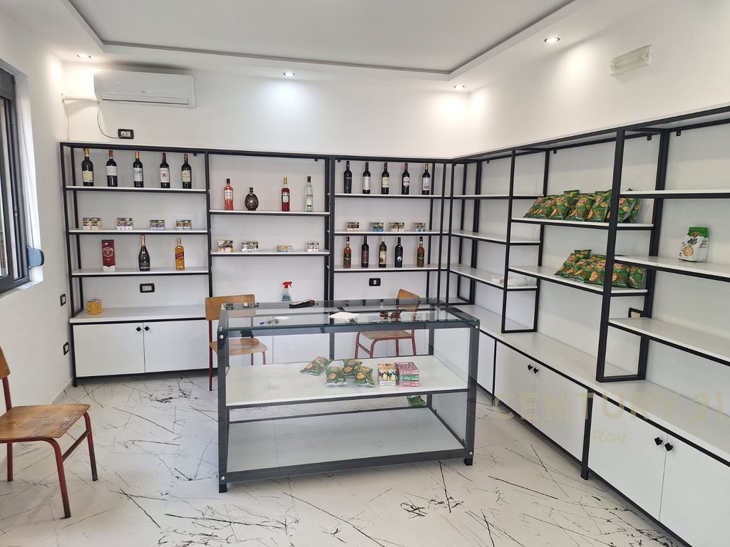 Local comercial 1 en alquiler en lagja nr.16, entre la escuela técnica y el centro cultural de Durrës - 350€ | 30 m² (2)