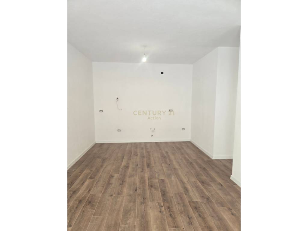 Appartement à louer 2+1 vide – 2ème étage