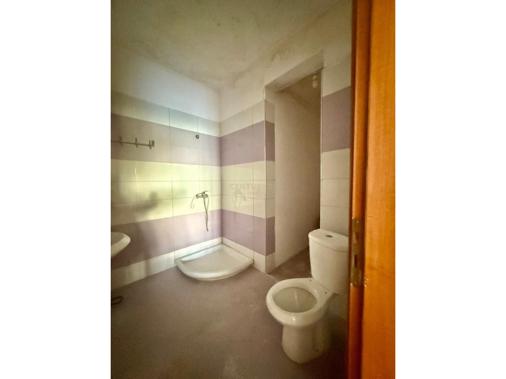 Piso con balcón + plaza de aparcamiento 38m² – Lagjja 24 maj, Vlorë (7)