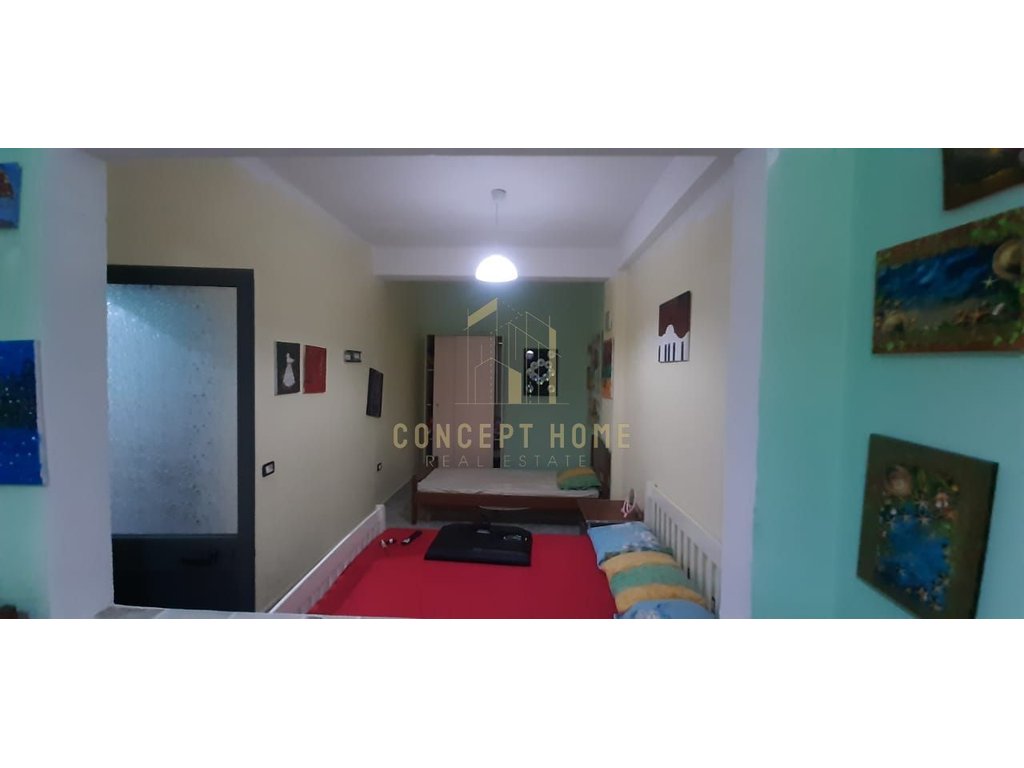 Shitet apartament 1+1 ne durres