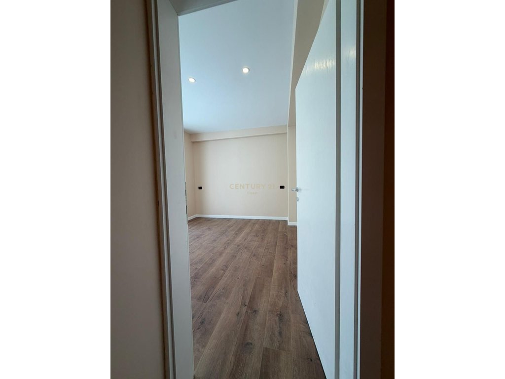 Emplacement premium | appartement 1+1 entièrement investi à vendre | près de l'hôtel diplomat, Vlorë (3)