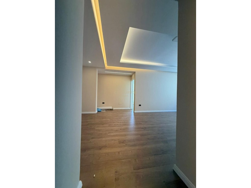 Emplacement premium | appartement 1+1 entièrement investi à vendre | près de l'hôtel diplomat, Vlorë (6)