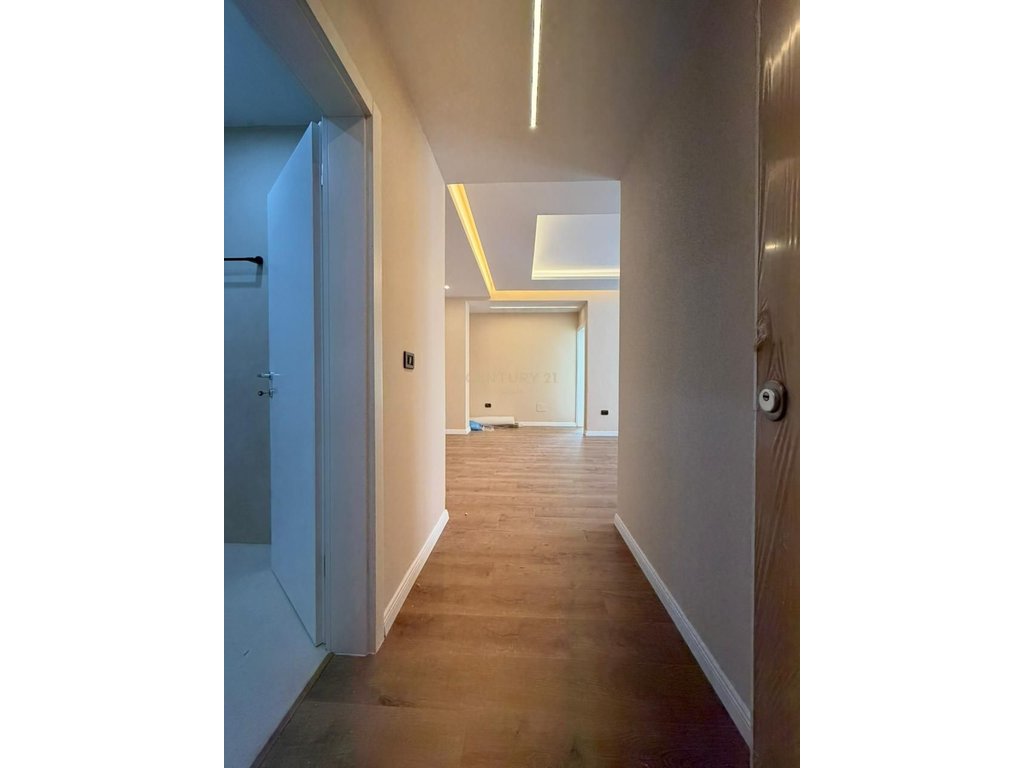 Emplacement premium | appartement 1+1 entièrement investi à vendre | près de l'hôtel diplomat, Vlorë (8)