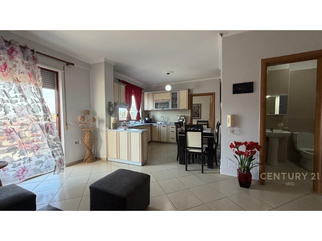 Vendita appartamento 2+1 in zona 5 maj