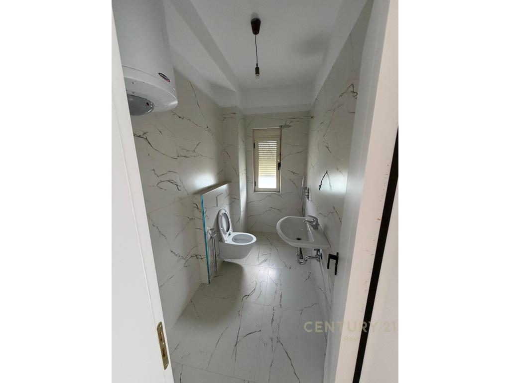 Exclusif ! Appartement 1+1 à vendre à shkembi i kavajës ! (4)