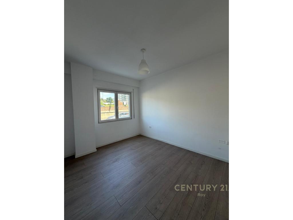 Exklusiv! Wohnung 1+1 zu verkaufen in shkembi i kavajes!