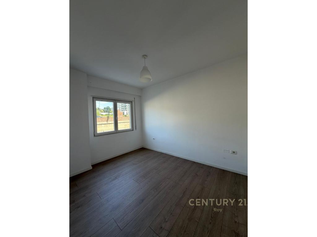 Exklusiv! Wohnung 1+1 zu verkaufen in shkembi i kavajes! (2)