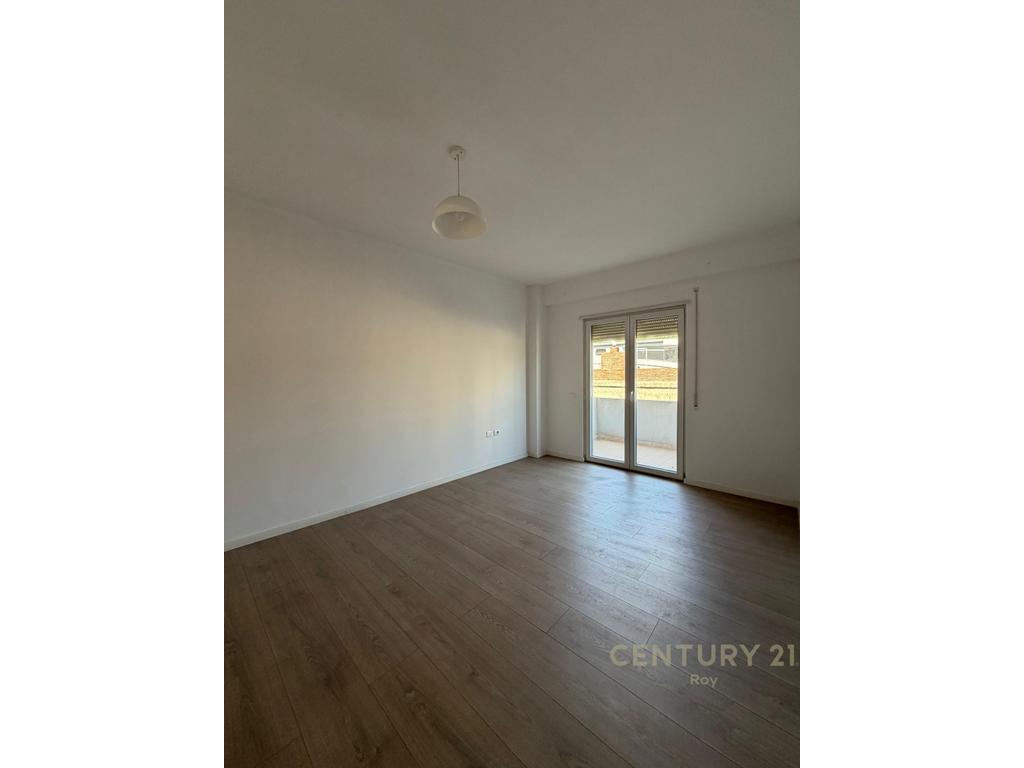 Exklusiv! Wohnung 1+1 zu verkaufen in shkembi i kavajes! (6)