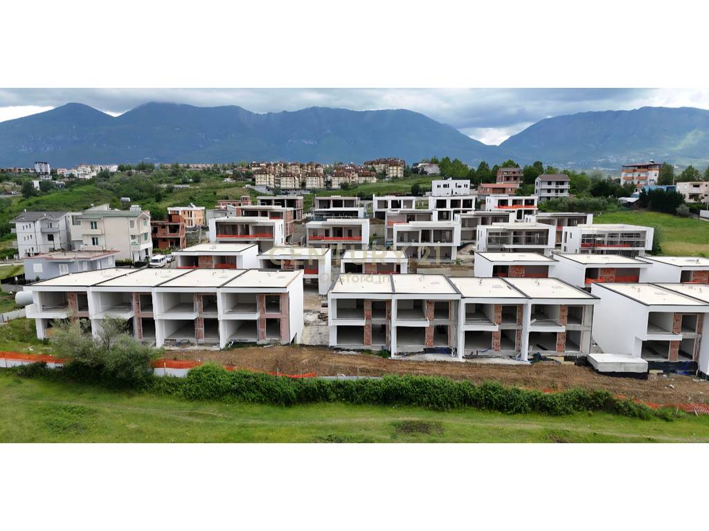 Shitet vile ekskluzive te kompleksi "Siar" , liqeni farkes, tirane (3)