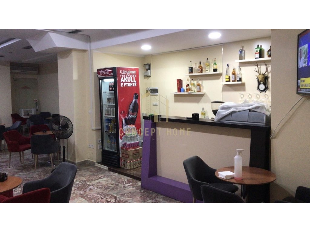 Business premises for sale near paris municipality