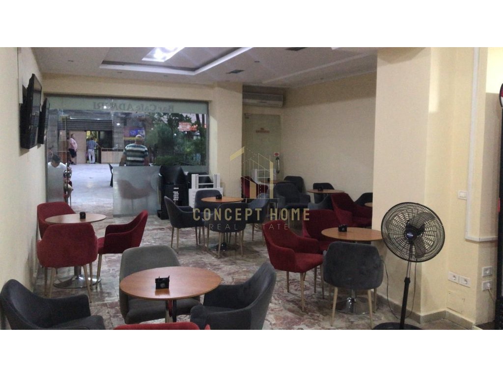 Business premises for sale near paris municipality