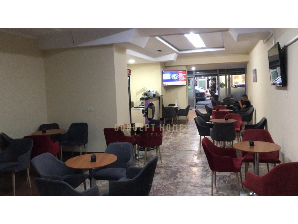 Business premises for sale near paris municipality