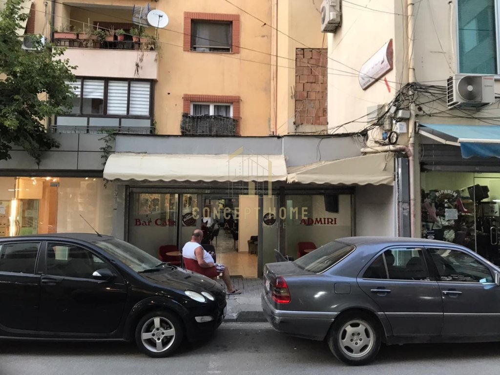 Business premises for sale near paris municipality