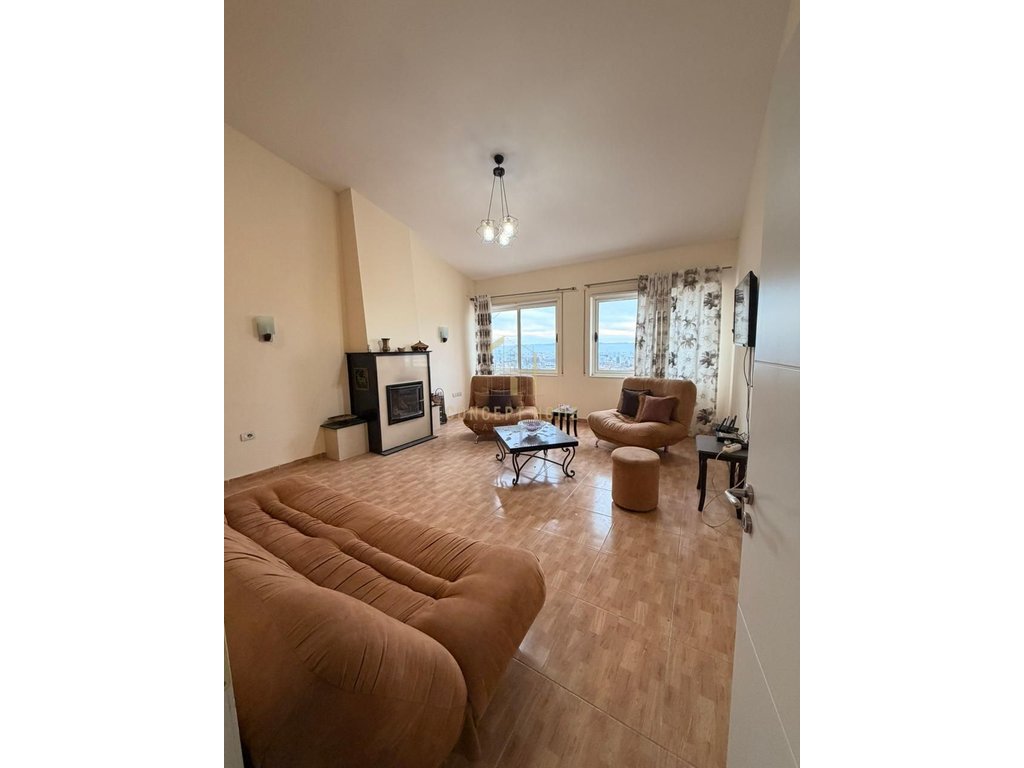 Apartament 2+1+2 për shitje në fresk, Tiranë