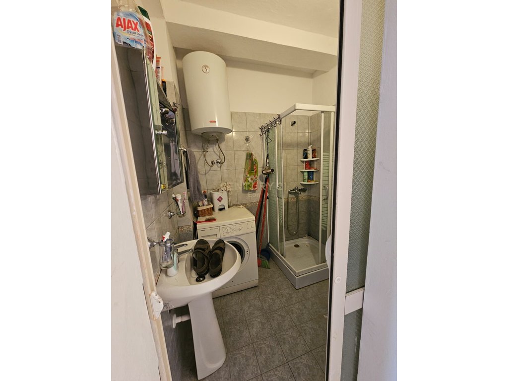 Apartamento à venda 2+1 em shkembi Kavajë! (6)