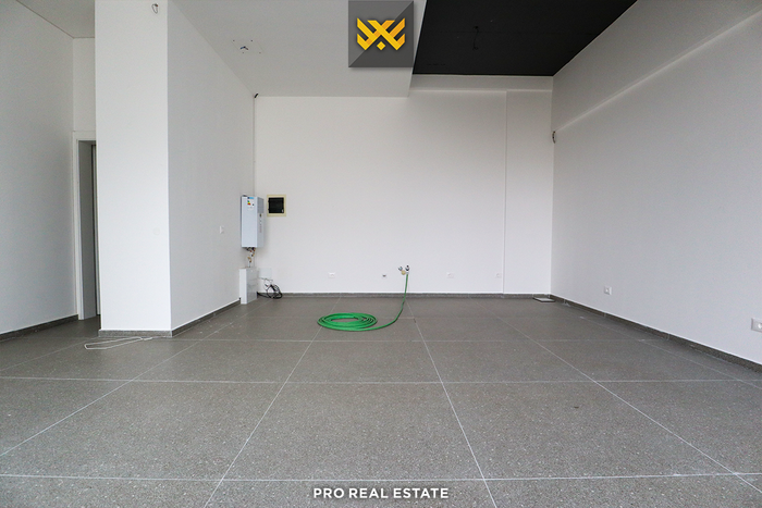 Locale commerciale 45m² in affitto a velani