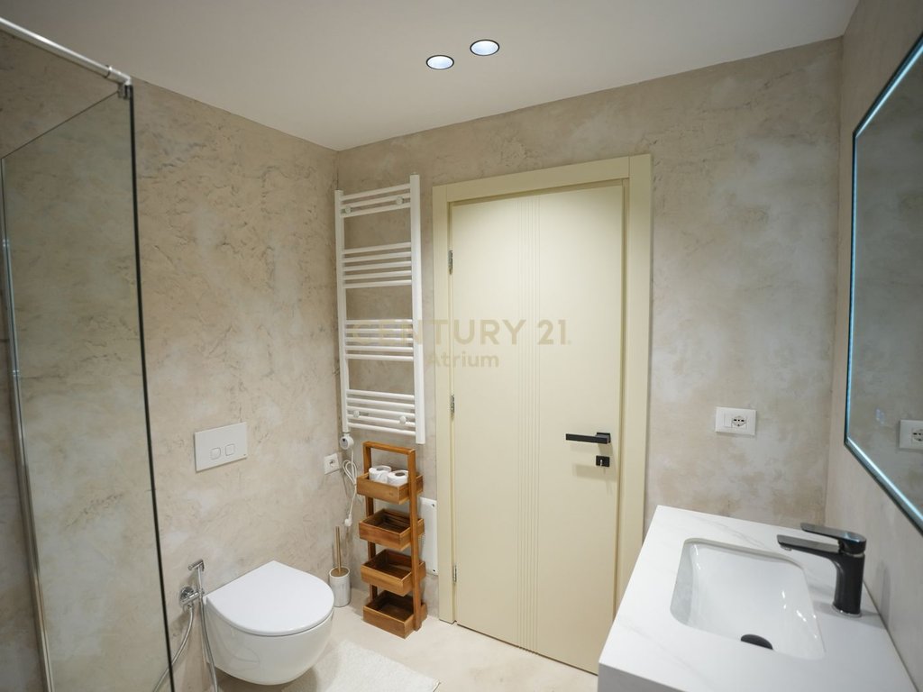 Shitet apartament i ndare ne 1+1 dhe studio prane bulevardit te ri (8)