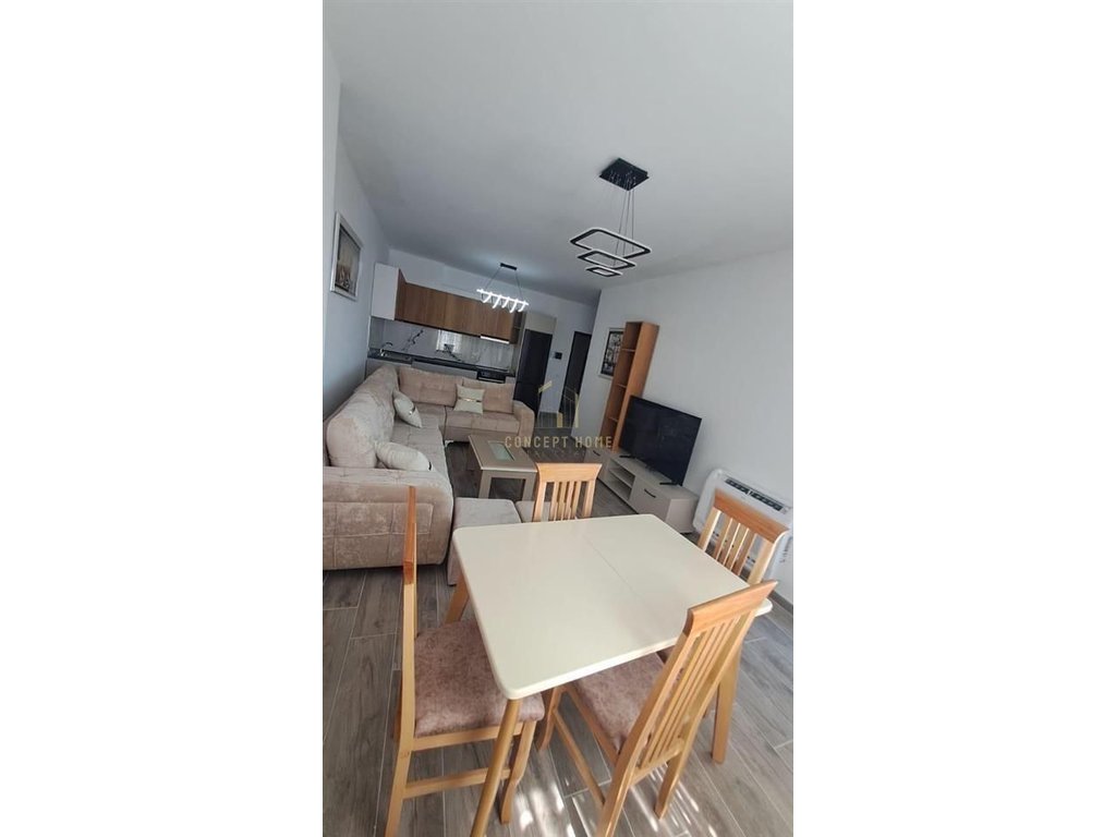 Jepet me qera apartament 1+1 ne kamëz