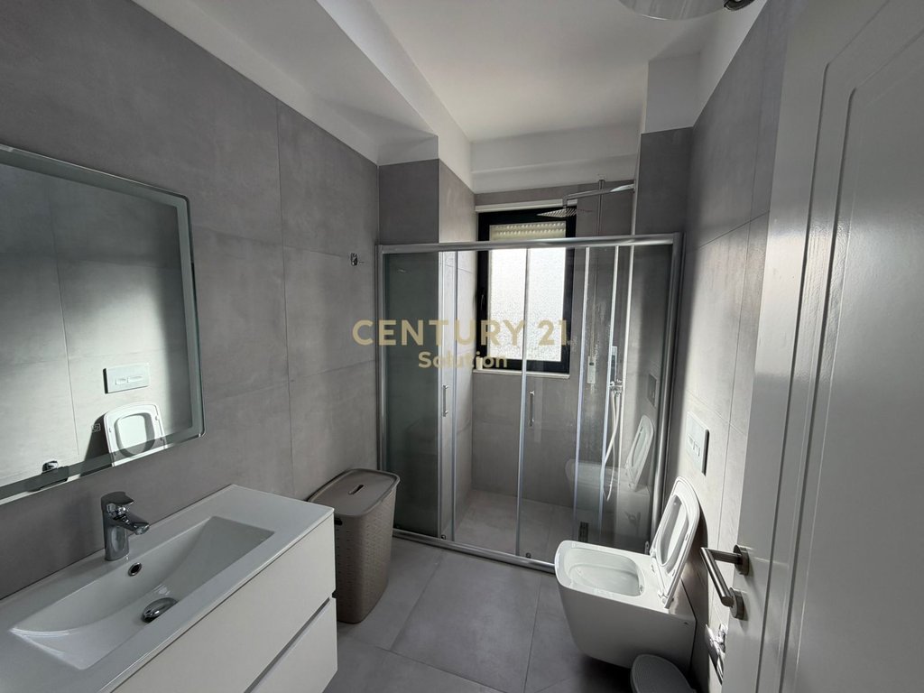 Apartament 2+1+2 +parking opsional per shitje tek rruga e durresit ! (8)