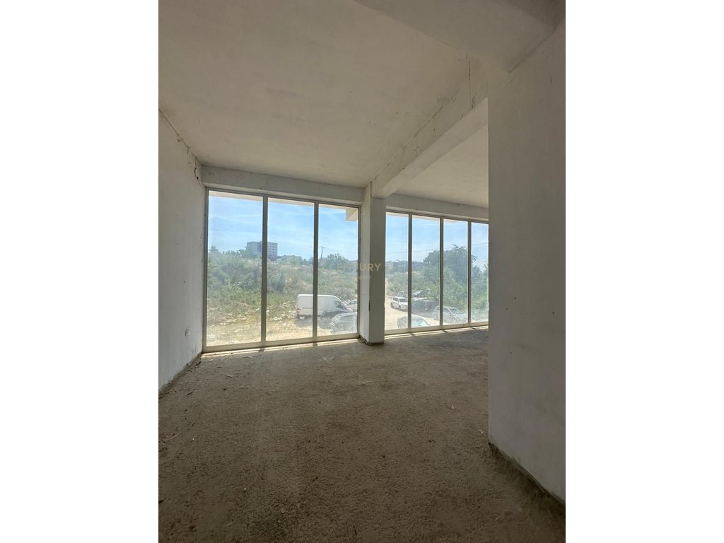 Ambient komercial për shitje – Tek njësia administrative nr. 12, ne fresk (7)