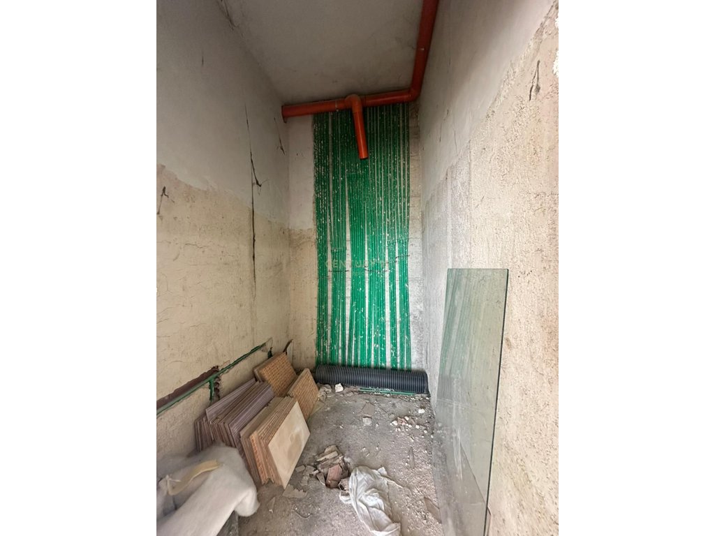 Ambient komercial për shitje – Tek njësia administrative nr. 12, ne fresk (8)