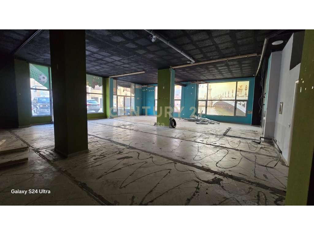 Affittiamo spazio commerciale nella zona di ish rajon a Durrës! (8)