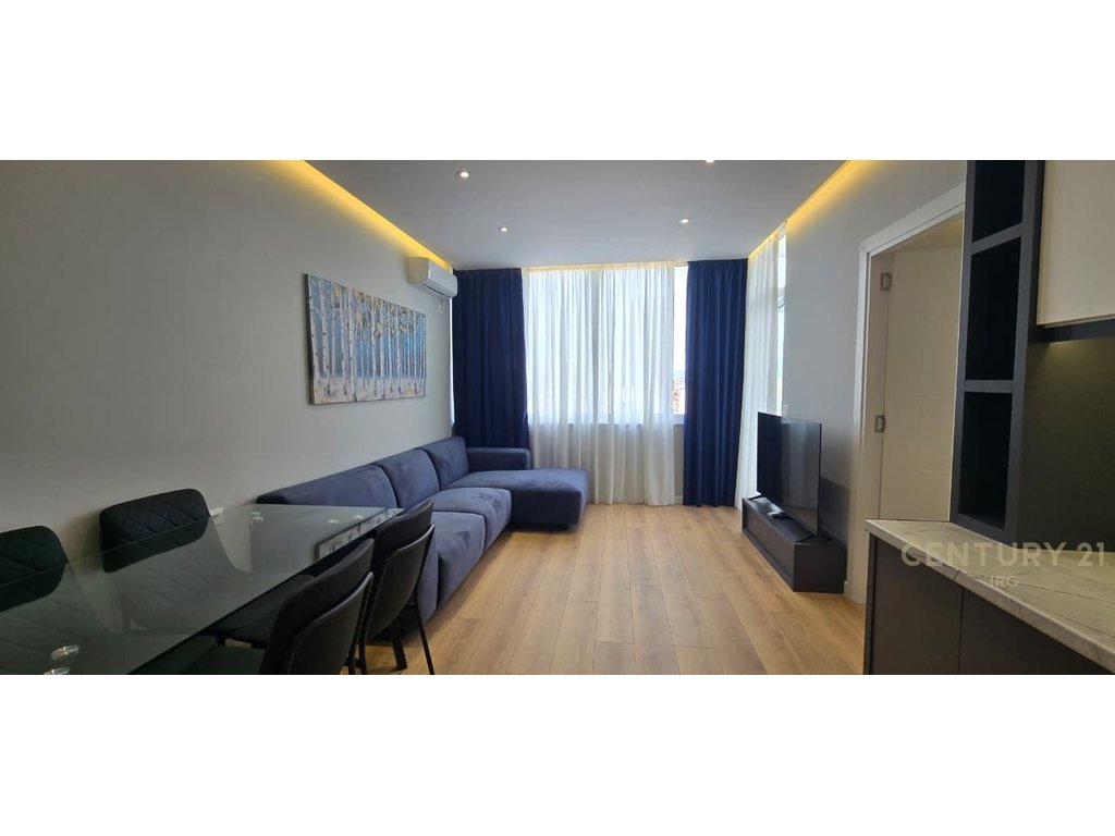 Shitet apartament 1+1 tek myslym shyri