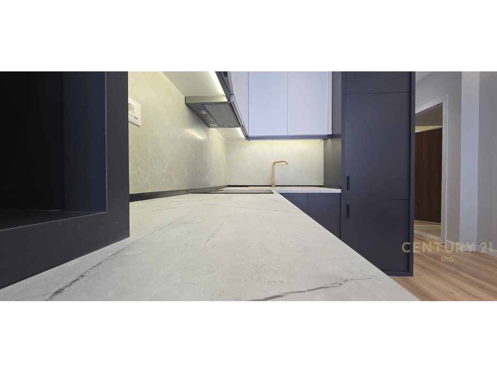 Shitet apartament 1+1 tek myslym shyri (4)