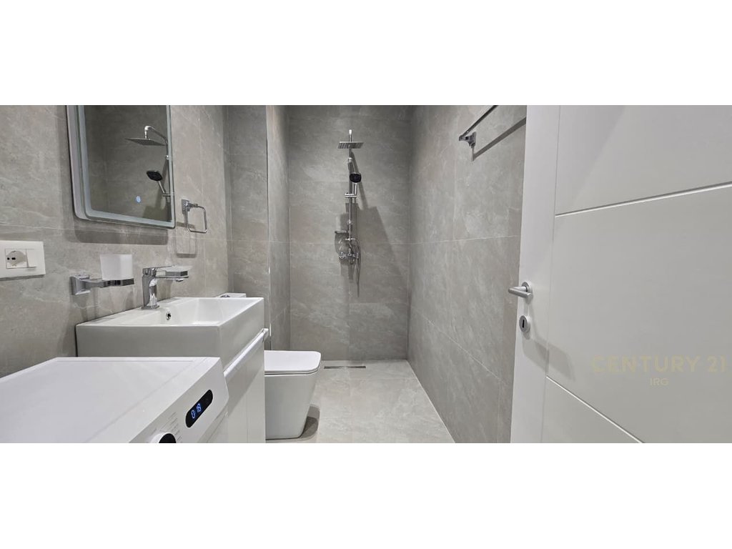 Shitet apartament 1+1 tek myslym shyri (6)