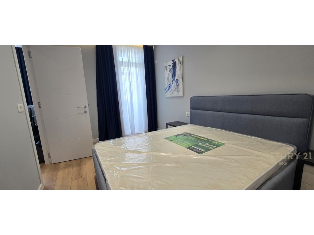 Shitet apartament 1+1 tek myslym shyri (7)