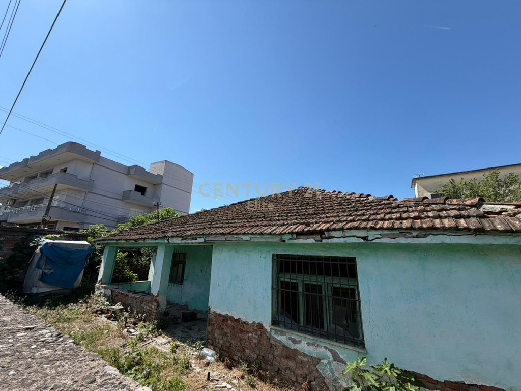 Shitet shtëpi private me oborr dhe truall 372 m² | treshi – Ura e kamzës, Tiranë | 210,000€