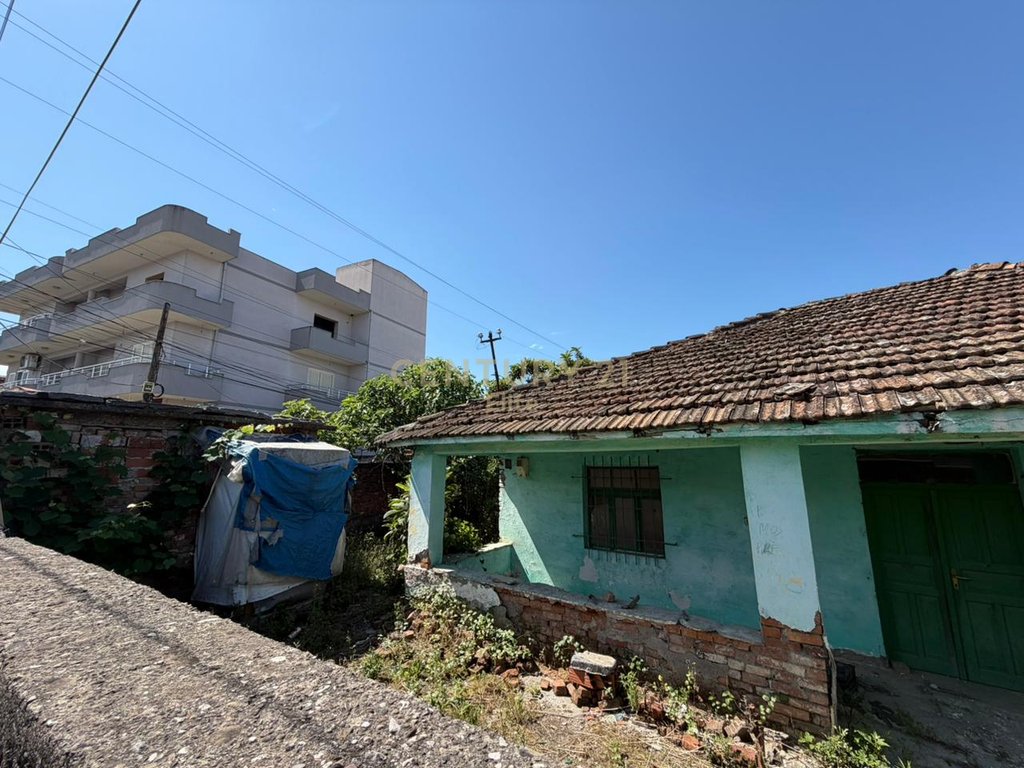 Shitet shtëpi private me oborr dhe truall 372 m² | treshi – Ura e kamzës, Tiranë | 210,000€ (3)