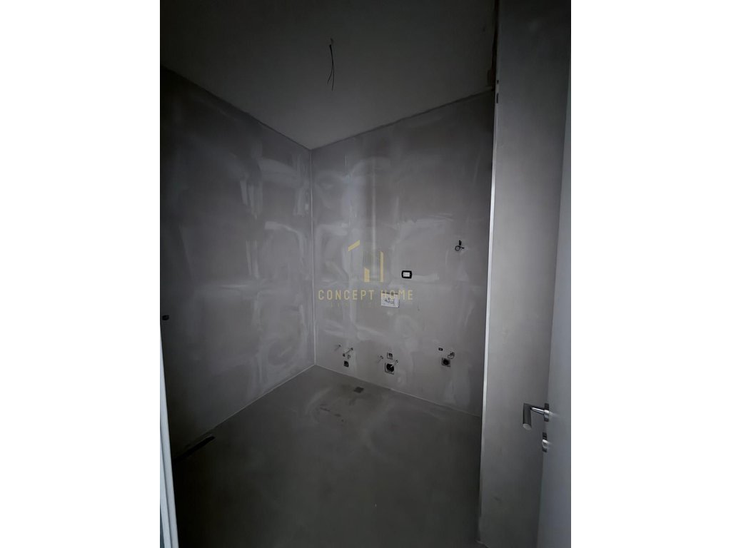 Shitet apartament 3+1 tek ish fusha aviacionit "Turdiu"