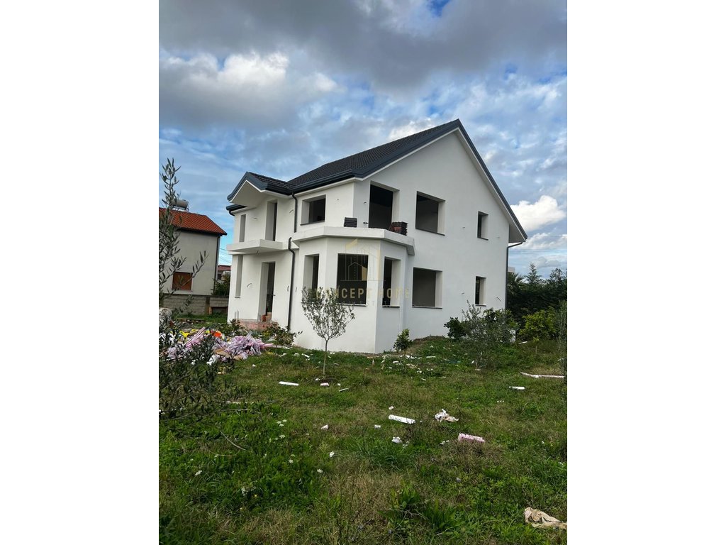 Maison privée à vendre à durres