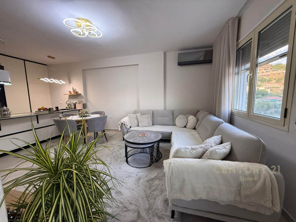 Shesim apartament 2+1 ne vlore !