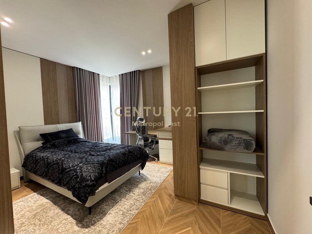Villa for sale in farkë, with panoramic veranda and private yard (8)