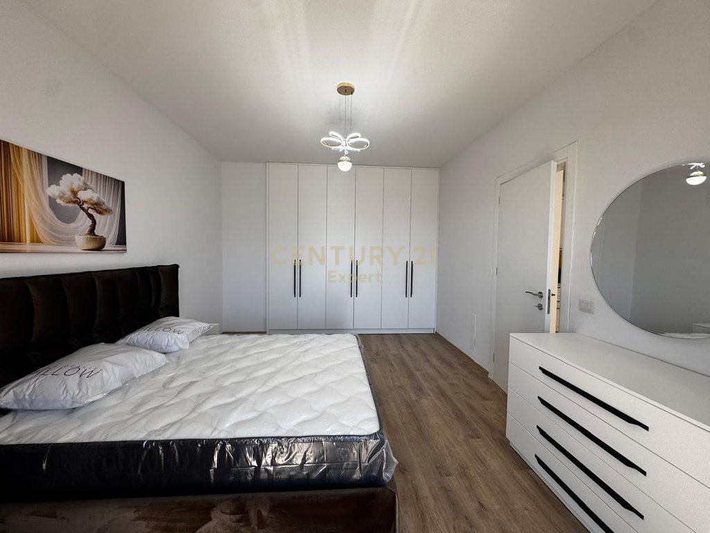 Japim me qera apartament 2+1 te pabanuar me pare tek univers city! (5)
