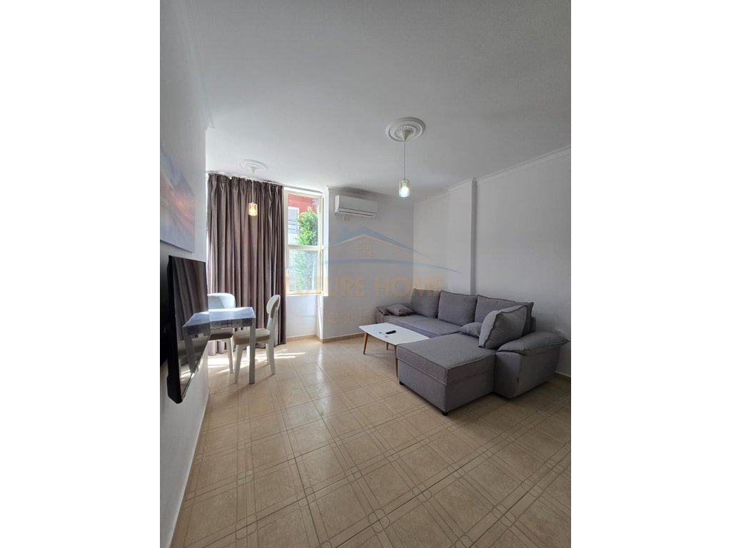 Shitet, apartament 1+1, mali robit, golem.