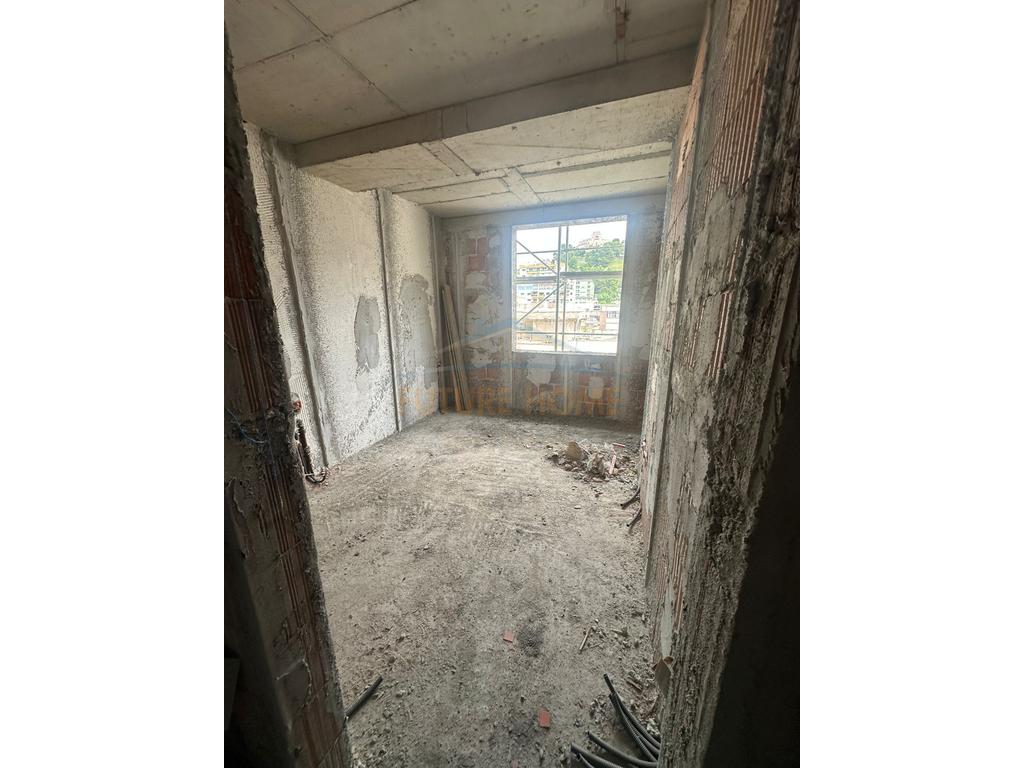 Shitet, apartament 2+1+2, vollga, Durrës