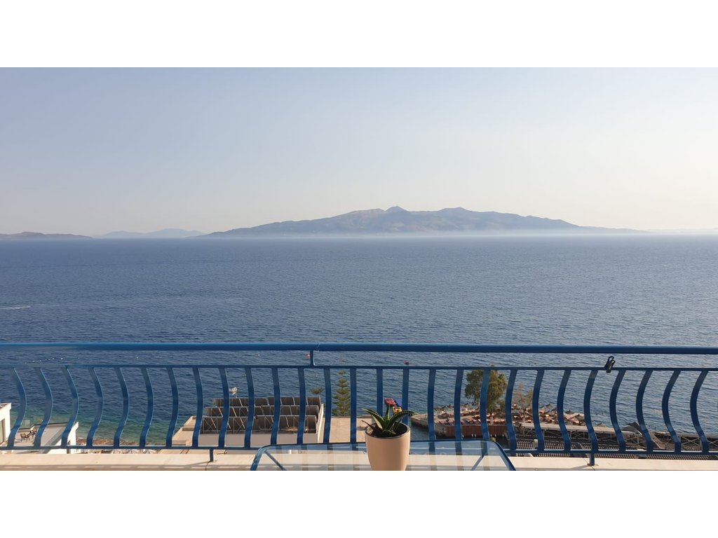 Sarande, penthouse au dernier étage 3+1+2 avec vue sur la mer